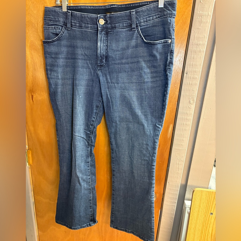Lee Mid-rise Dark Wash bootleg Jean